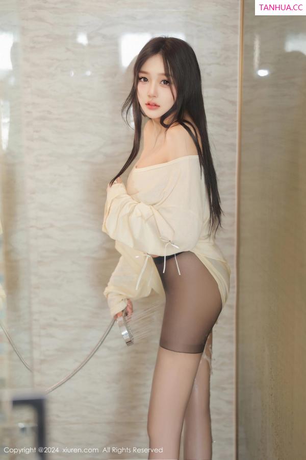   [XiuRen]高清写真图 2024.08.30 No.9089 柚柚小奶瓶 黑丝美腿第51张图片